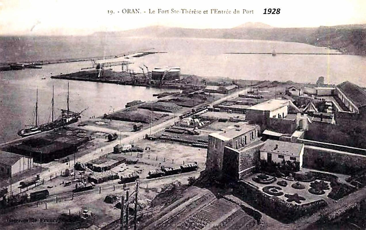 Oran - Fort Sainte-Therese et Entree du Port - 1928.jpg